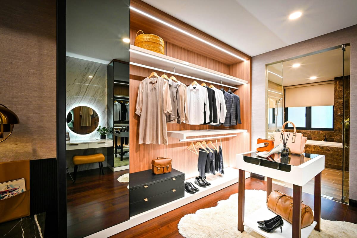 Closet Cleaning & Organization